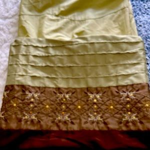 Shower Curtain w/ Coordinated Curtain hooks